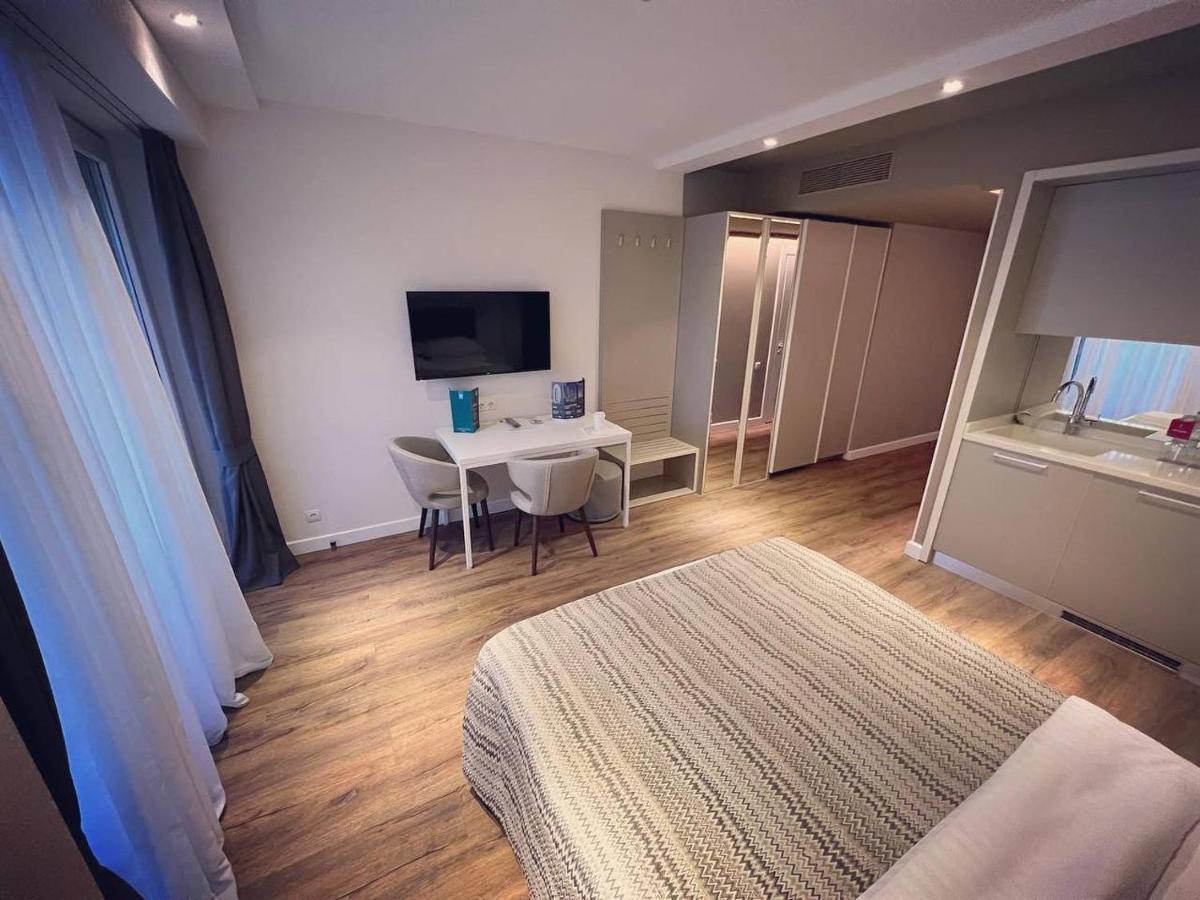 Gq Apartments On First Line Батумі Екстер'єр фото